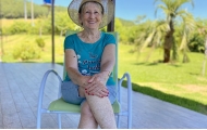 Cisão com um idioma arcaico une celebridades a dona Irene